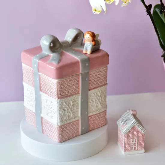 OEM Ceramic Storage Jar Food Candy Jar Hand Painting Gift Box Shape Wedding Style 